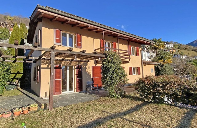 Well-maintained detached house on a sunny slope with magnificent panoramic views