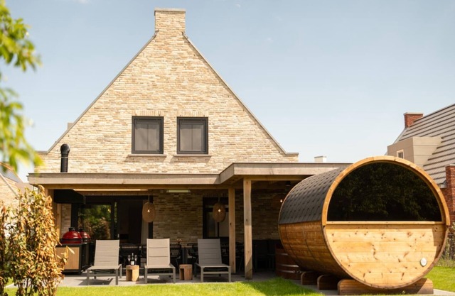 Wellness 12p - Six Bedroom Villa, Sleeps 12