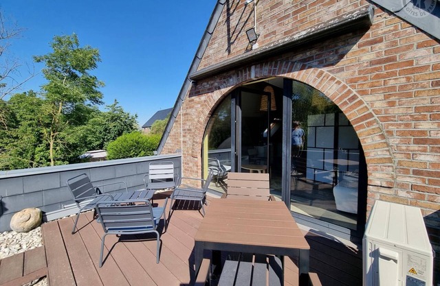 Wellness cottage with pool, spa and sauna in Gussignies