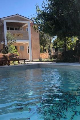 Wellness House Oliva with heated salt water Pool, Sauna & Jakuzzi