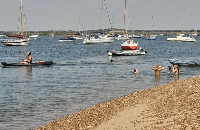 West Mersea Cottage, Coast Road. Beach/sea area. Xmas/NY availability