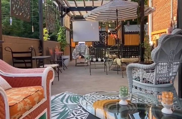 West Salem Art Hotel: Artful Lodging and Lodging for Art.