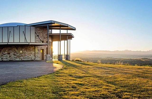 West Ultimate Retreat- 1 hr to Yellowstone- Hot tub+Theater+Pool Table+Air Hocke