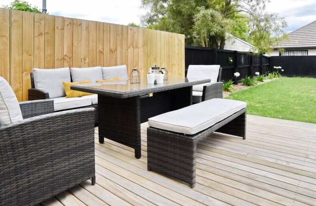 Weston Villa - Contemporary, Renovated and Spacious