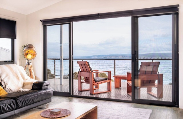 Whale Watcher 1 - Freycinet Holiday Houses