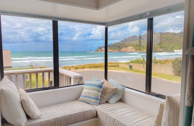 Whangamata by the Beach -4BR Ocean-View Family Beach House