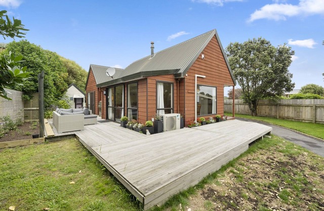 Wharerata - Otaki Beach Holiday Home