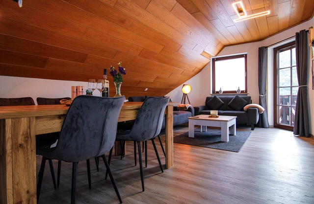 Whirlpool, sauna, box-spring beds, Netflix, balcony, garden & barbecue - 6 persons