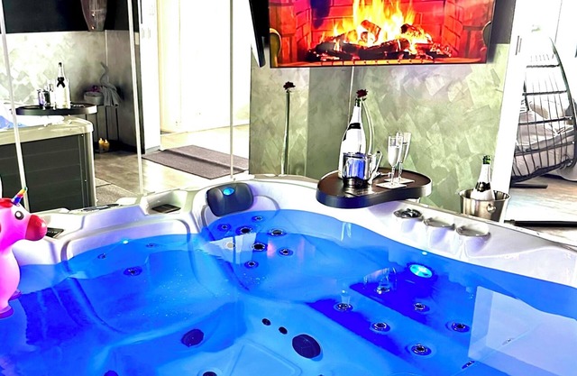Whirlstudio Vibe - Holiday apartment with large whirlpool in the living room