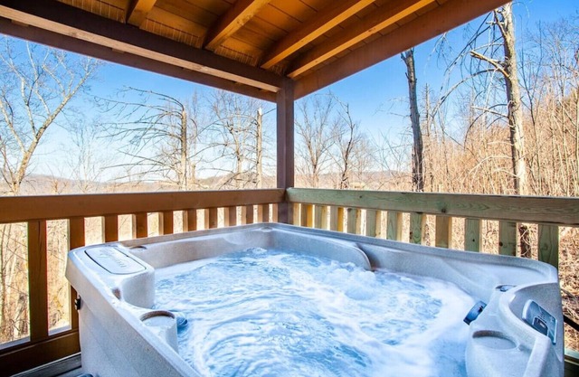 Whisk-A-Way - Hot Tub, Pool Table & Jacuzzi!