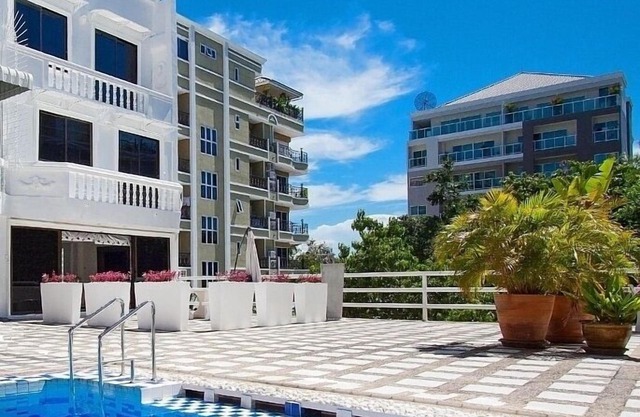 White Elegance with a Touch of Modern