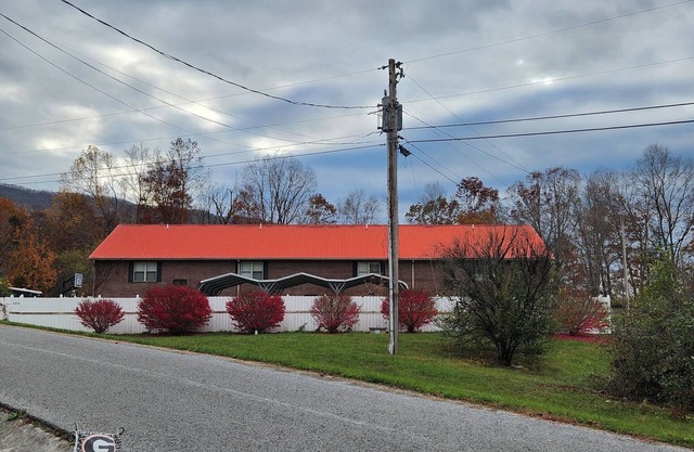 White Oak Lodge Guest House- Suite A