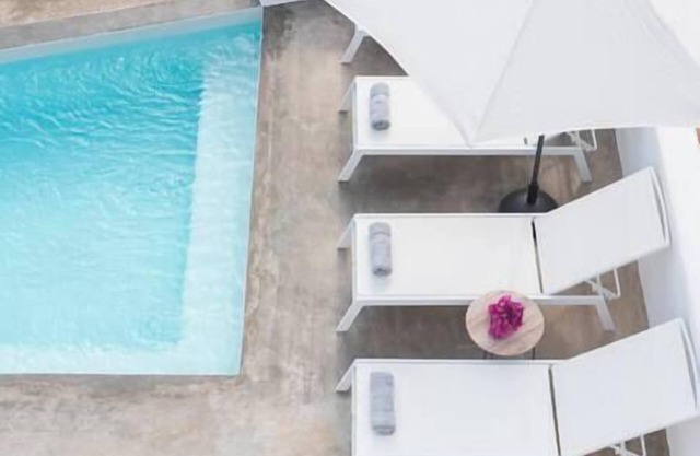 White Orchid Suites | 1 | Heated Shared Mini Pool