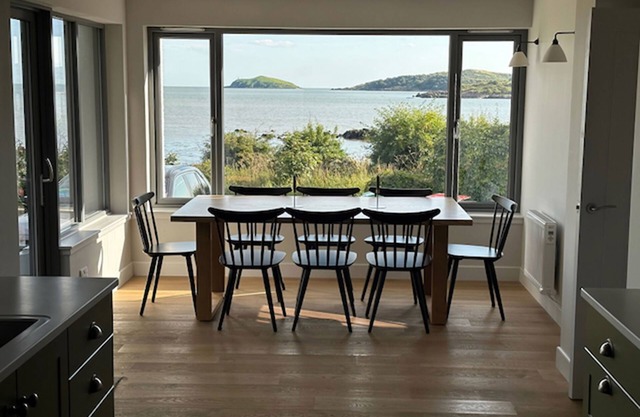 Whitegates - a house that sleeps 8 guests in 4 bedrooms