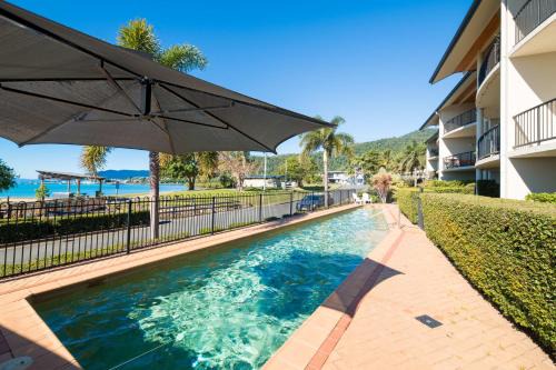 Whitsunday Beachfront Apartment on Coral Esplanade
