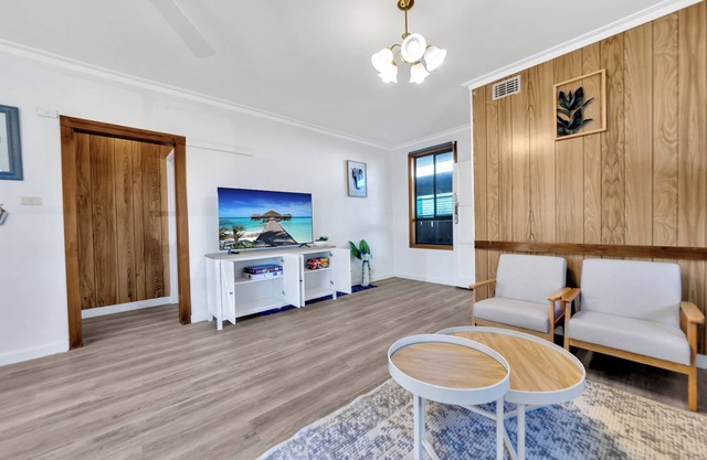 Whole House- 2mins to Spirit of Tasmania- 2 mins Northshore beach- Shore Getaway