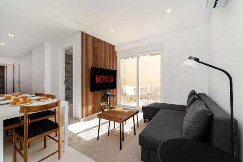 WHome Peaceful Algés Family Home away from City Noise