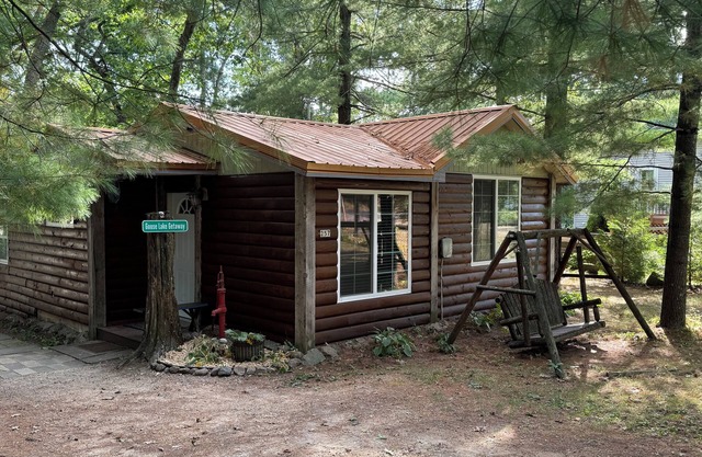 WI Dells- full Rec lake,swim,boat,ski,UTV,fish,BBQ,sauna,fire pit,hiking,kayak