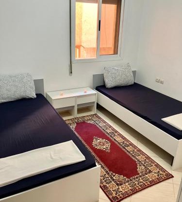 WiFi & Smart TV & Netflix & Free Parking & Full Kitchen & Heating & Washing Machine