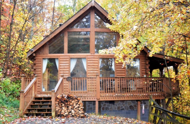 Wild Turkey 1 Bedroom 2 Bath Nestled in The Smokies 6-24 hour security