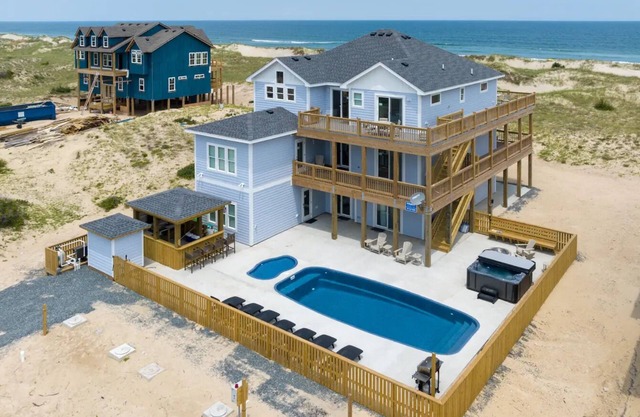 Wildhorse Beachfront 12 bedroom Pool Estate