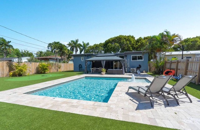 Wiley's Paradise - 3bedroom/2bath + Office & Heated Pool