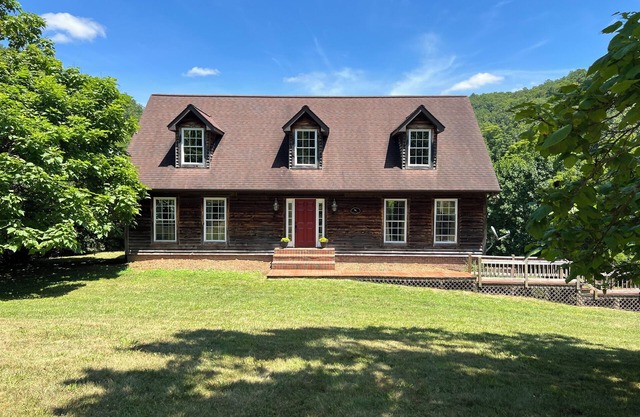 Willow House~ country charm!nRelax and enjoy nature and tranquility on 250 acres