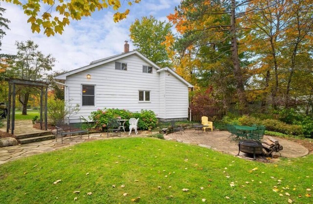 Willow Woods Retreat - Farmhouse - Patio & Nature