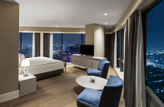 Windsor Hotel & Convention Center