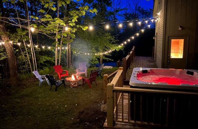 Wine Moose Hot tub Fireplace Sauna 9min to Mt Snow