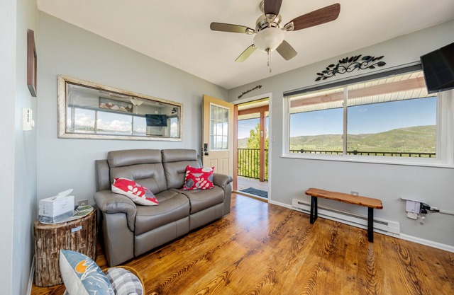 Winsome Mountain Condo with Spectacular Views