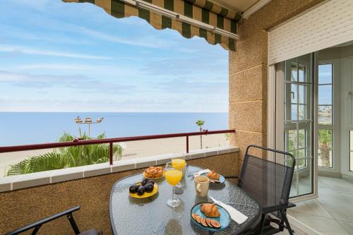 WintowinRentals Seafront Apartment with Spectacular Views