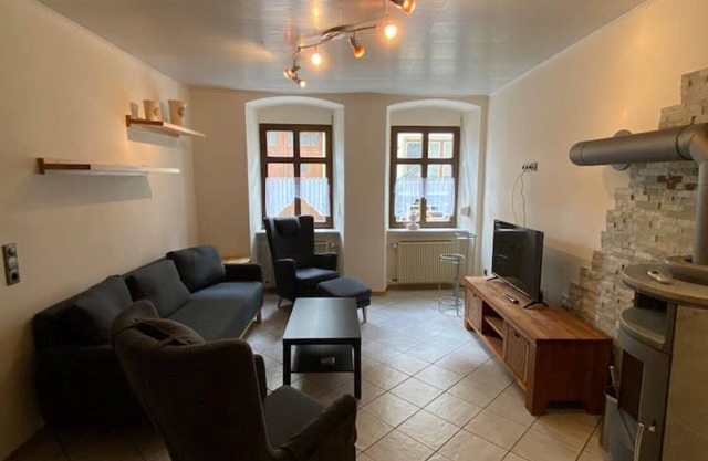 Winzerhaus mit Kamin, 5 Doppelzimmern und 5 Bädern