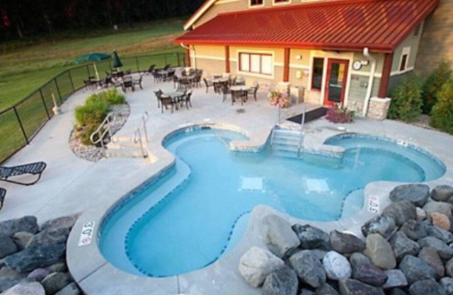 Wisconsin Dells Sleeps 6 2BATH Log Cabin Christmas Mountain