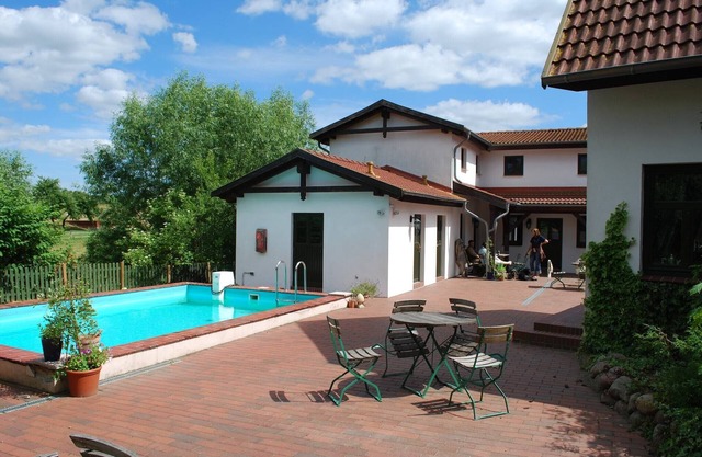 Wohnung in Dargun mit Pool und Streichelzoo