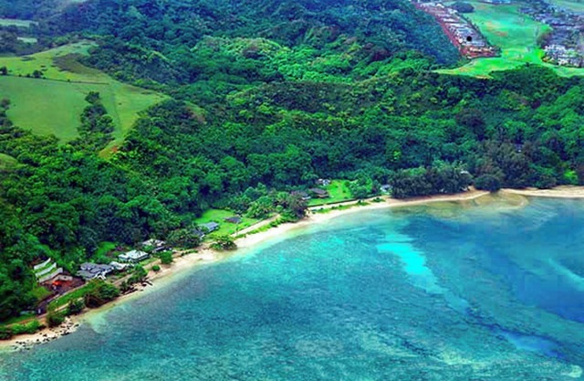 Wonderful 6 bedrooms above famous Anini Beach for 12!