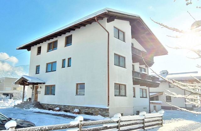 Wonderful private villa for 24 guests with WIFI, TV and balcony