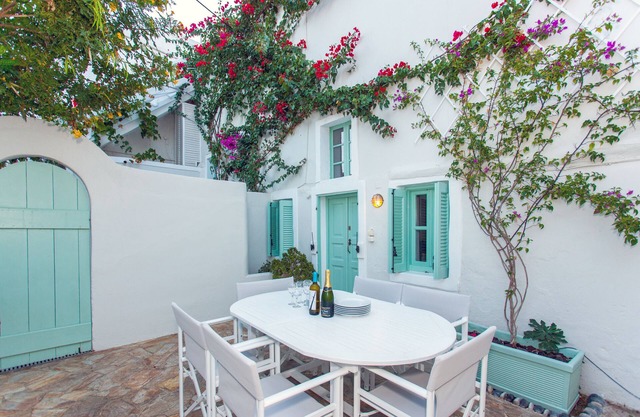 Wonderful island Villa, Private pool, Sea views