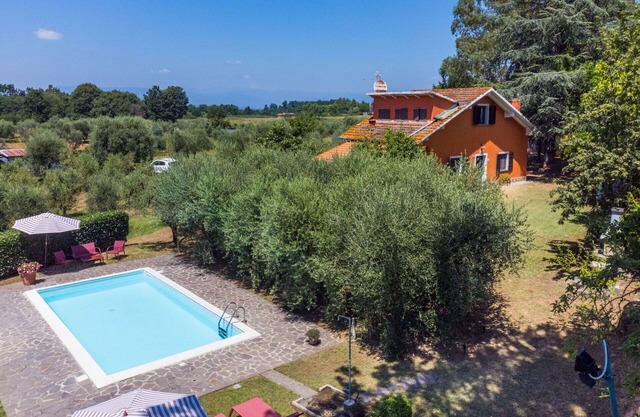 Wonderful private villa for 6 guests with WIFI, A/C, private pool, TV and patio