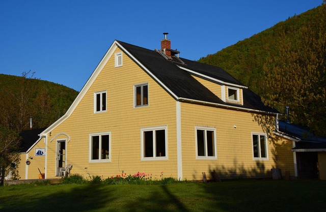 Wonderful ocean view, private pebble beach, great hospitality