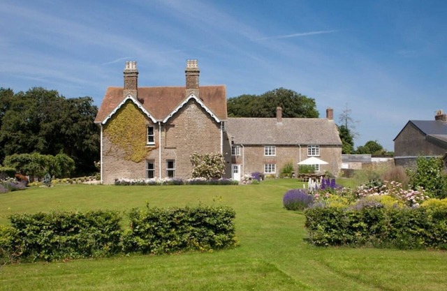 Wonderful Overtown Manor