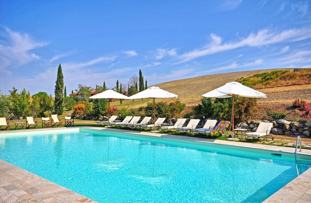 Wonderful private villa with private pool, WIFI, TV, patio, panoramic view, close to Montepulciano