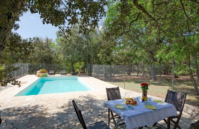 Wonderful private villa for 6 people with private pool, TV, patio and pets allowed