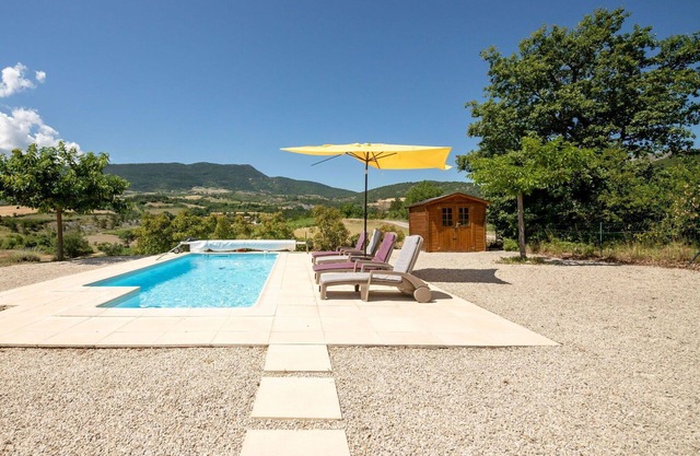 Wonderful private villa for 6 people with private pool, WIFI, TV, terrace and pets allowed