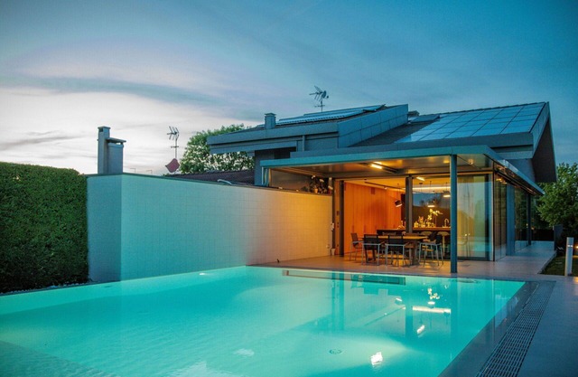 Wonderful private villa with WIFI, sauna, private pool, hot tub, A/C, TV, patio and pets allowed