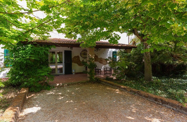 Wonderful private villa for 10 guests with WIFI, private pool, TV, terrace and pets allowed