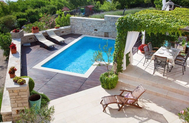 Wonderful private villa with A/C, hot tub, private pool, WIFI, TV, terrace and pets allowed