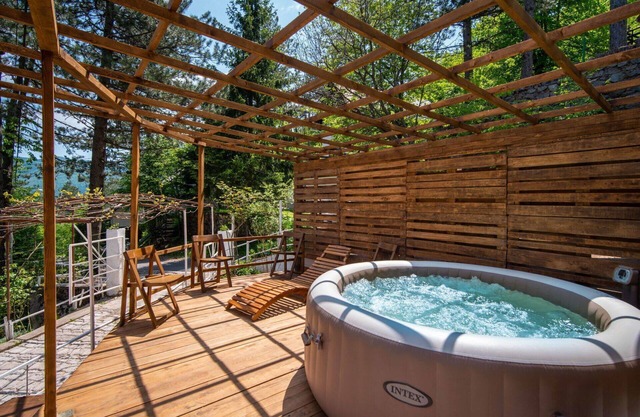 Wonderful private villa for 6 people with hot tub, WIFI, TV, terrace and pets allowed