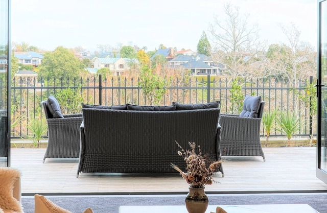 Wonderful River View - Brand New Home - 4 Bedrooms