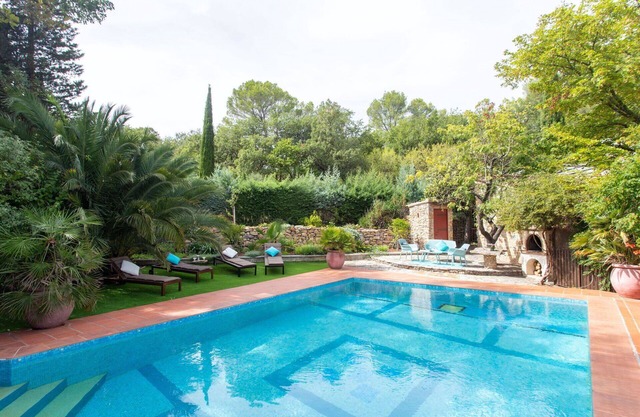 Wonderful villa for 4 guests with A/C, WIFI, private pool and TV